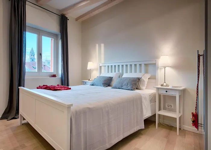 Zdenka - Five Bedroom With Terrace Vis