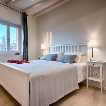 Zdenka - Five Bedroom With Terrace Vis